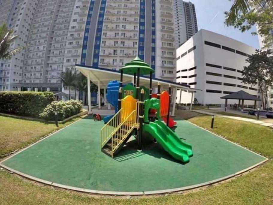 Grass Residences Sm North Edsa And Trinoma Quezon City Buitenkant foto