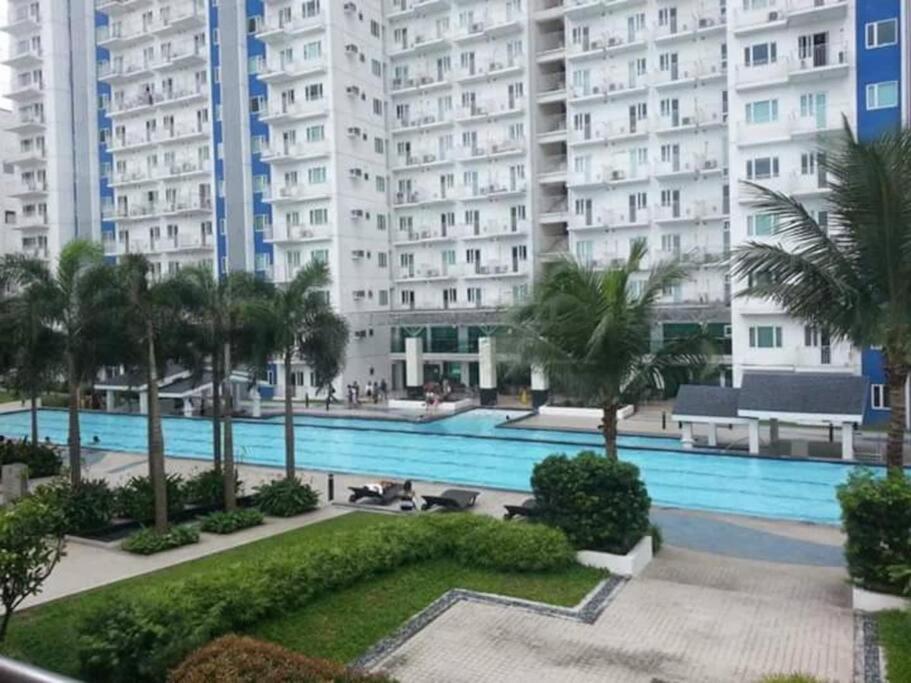 Grass Residences Sm North Edsa And Trinoma Quezon City Buitenkant foto